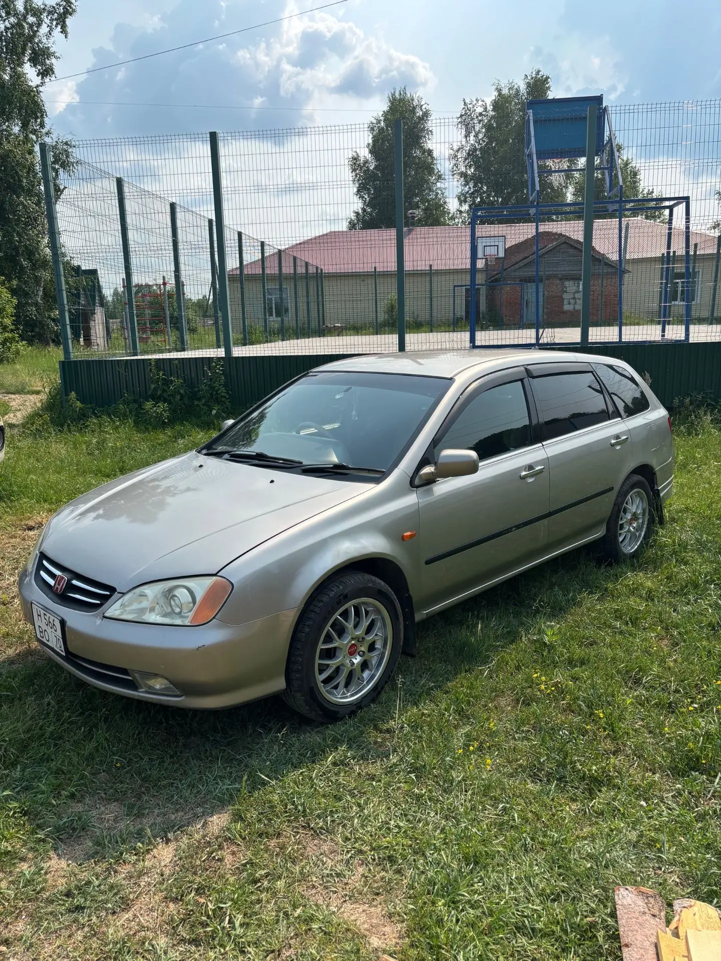 Продам Хонду 2000г