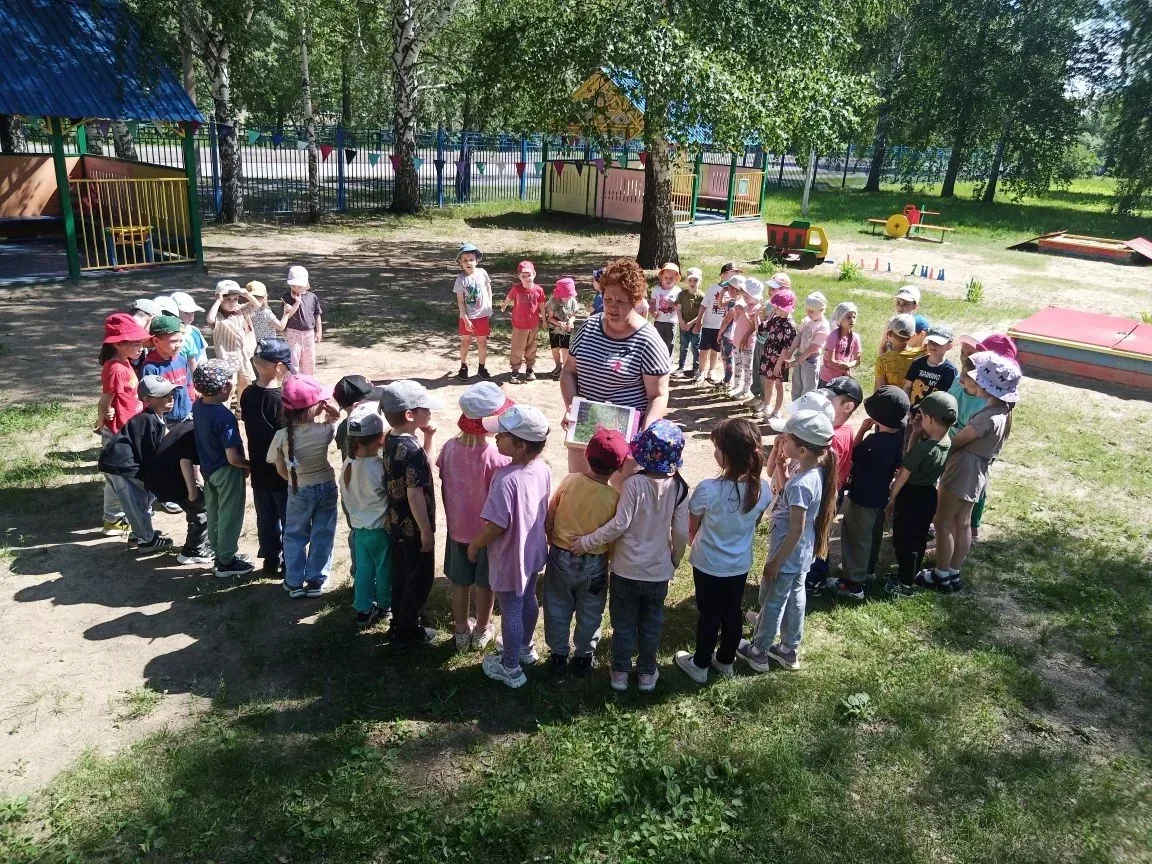 Лето — время каникул, прогулок и приключений.  В тёплой и дружеской атмосфере прошла важная беседа о