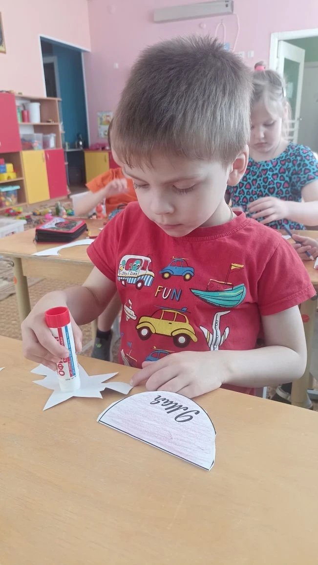 🕊️ Память в детских сердцах: открытки к Дню Победы в группе «Чебурашка»