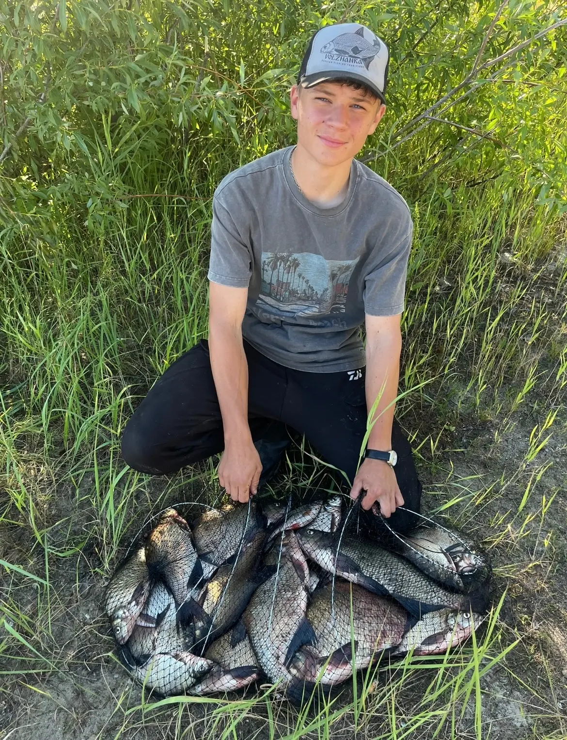 Утренняя раздача 
🎣 Сдав вчера последний экзамен,решил съездить на ночную рыбалку в те места,где в 