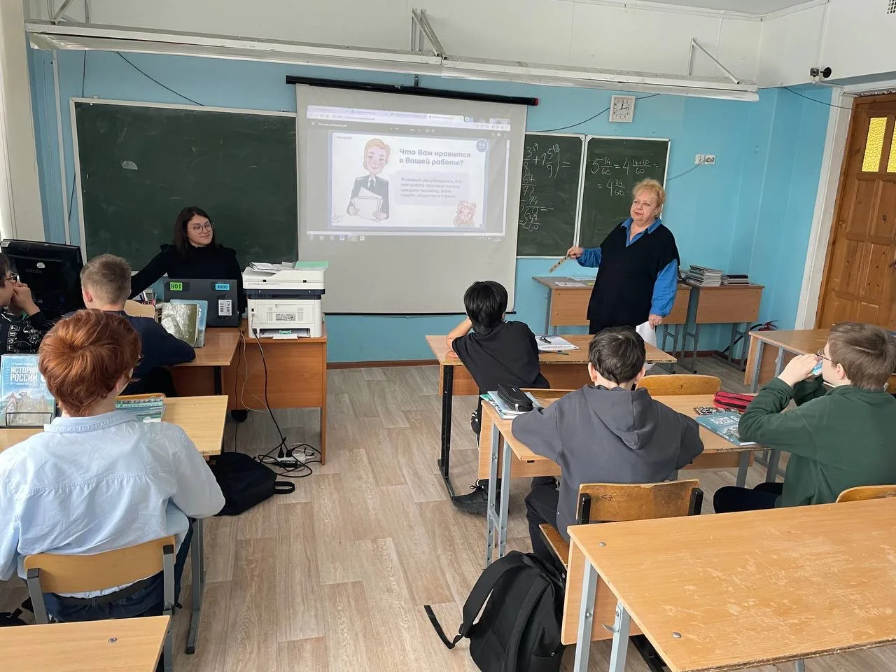 На этой неделе учащиеся 5-6 классов погрузились в мир экономики на уроках налоговой культуры и грамо