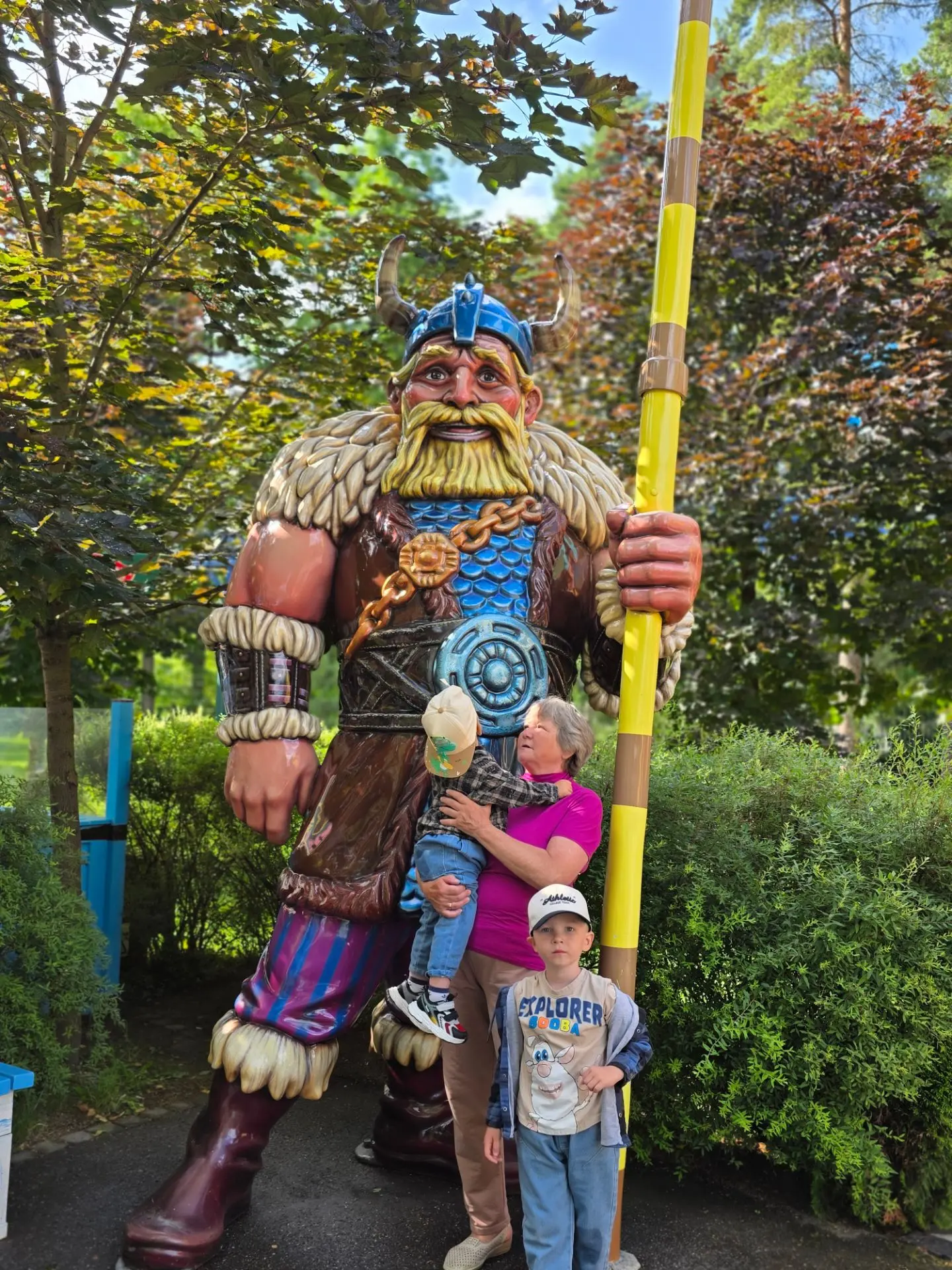 Сегодня ездили с мальчишками и бабулей в Дива - Остров🎡🎠