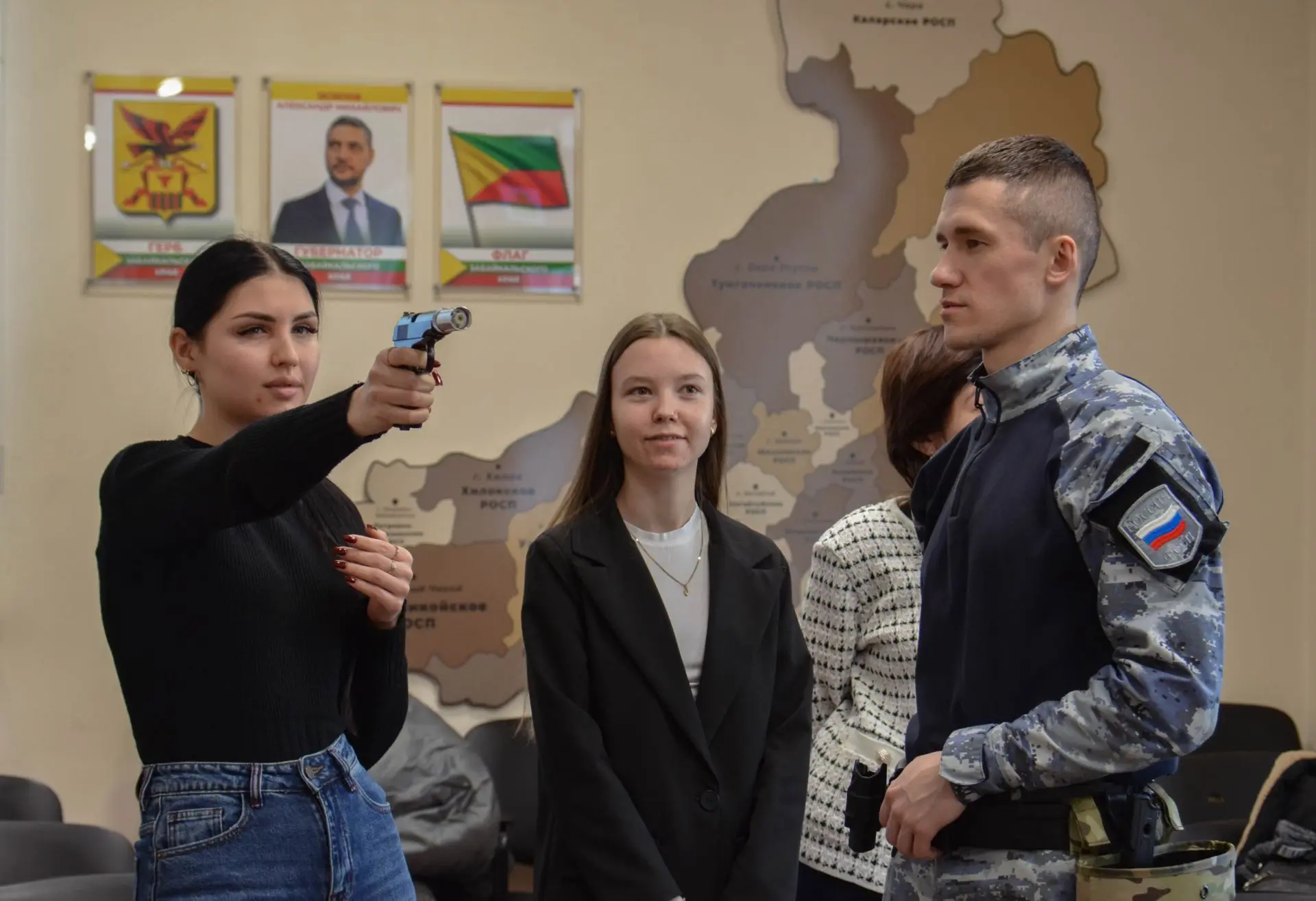 День открытых дверей для выпускников-юристов провели в УФССП Забайкалья  Студенты четвертого курса ю