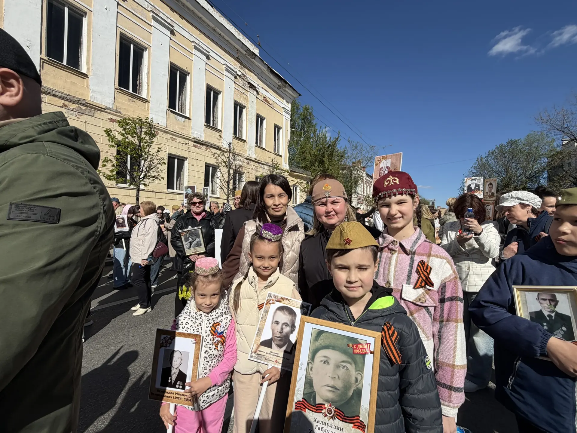 ЖИВАЯ ПАМЯТЬ ПОКОЛЕНИЙ 🕊️  9 мая наша гимназия вновь доказала, что подвиг героев не имеет срока давн