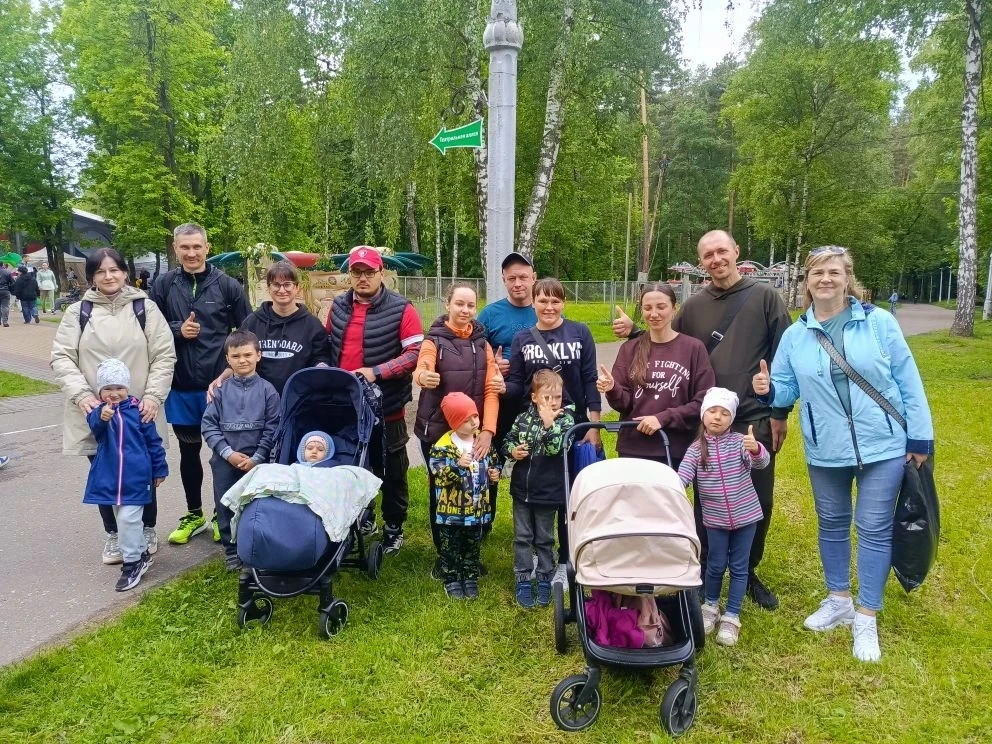 💥 Сегодня в парке Степанова прошли Весёлые старты для семей дошкольников города. Наши ...