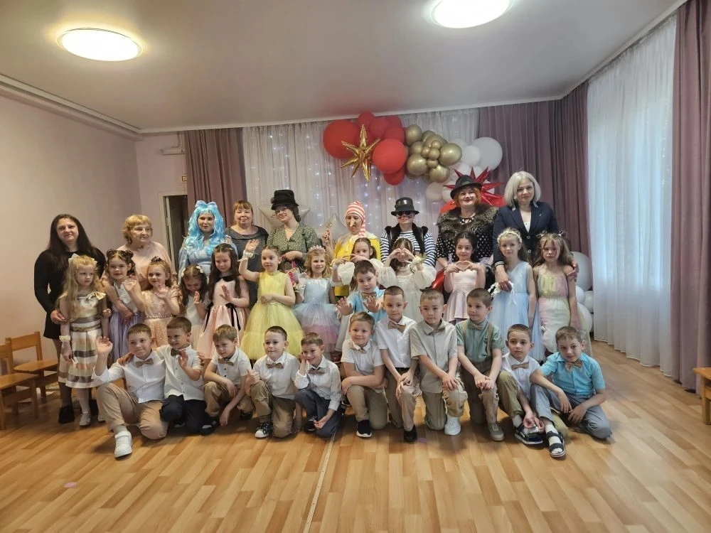 Сегодня волненье сдержать невозможно -