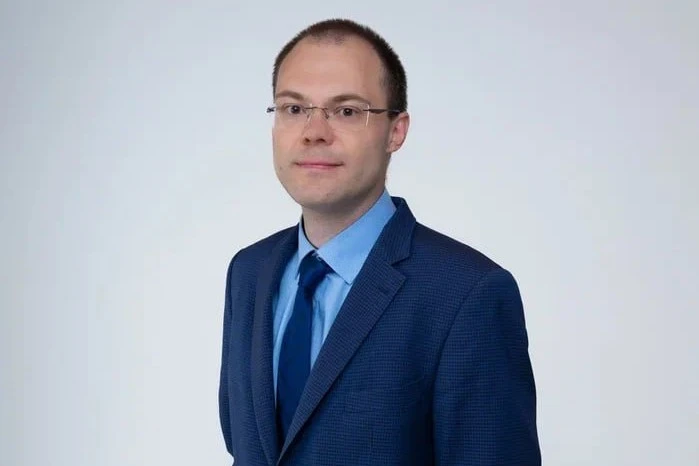 Малков подал иск об отмене регистрации кандидата в ЗакС от «Яблока»