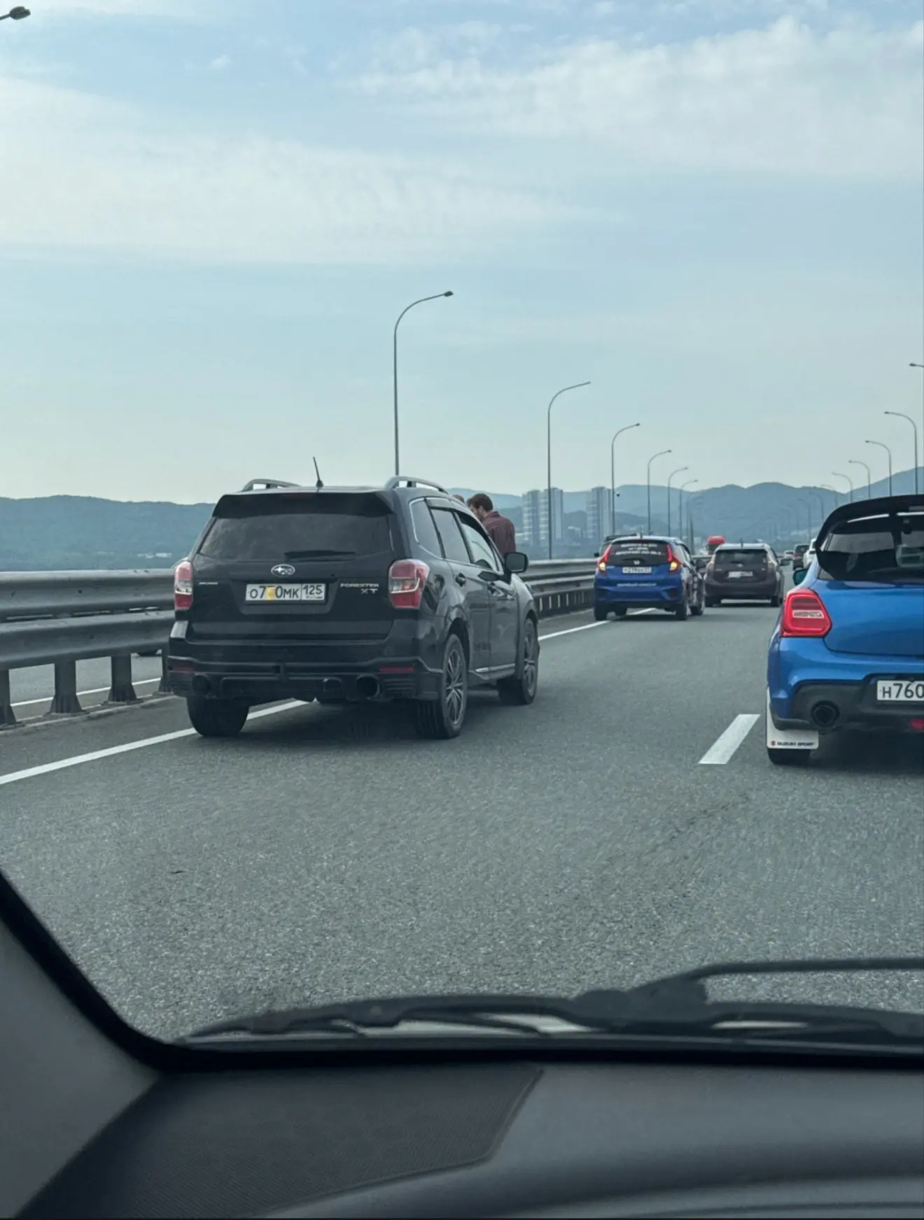 ДТП на Низководном мосту в сторону города — образовалась большая пробка 

Авария произошла на мосту 