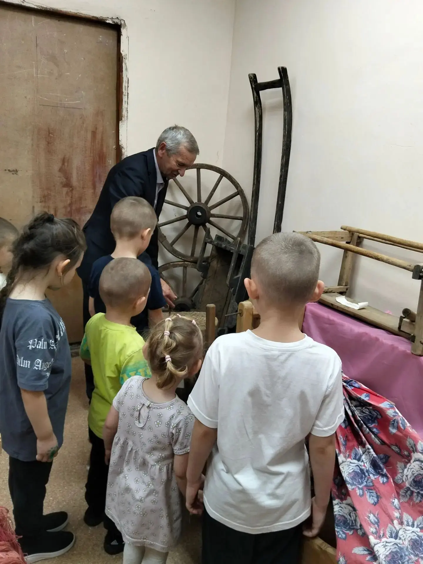 Экскурсия в музей при Большекляринской СОШ. Музей-это про знания и эмоции, а ещё про вн...