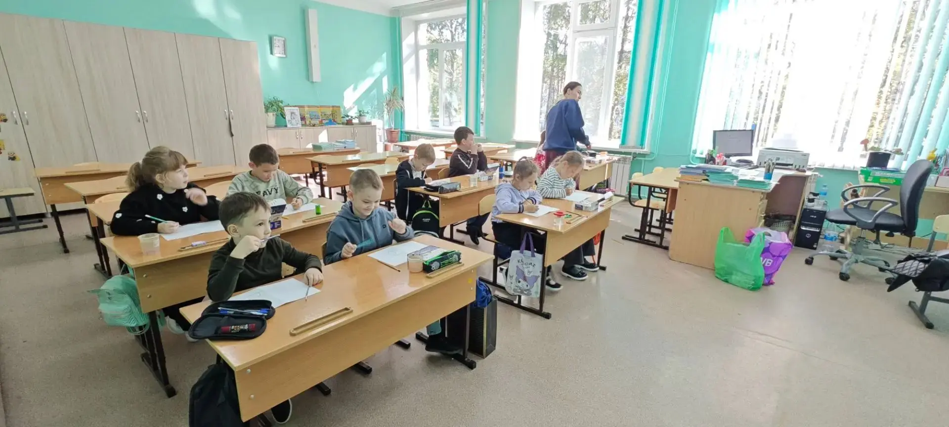 🍂Тёплые краски осени: первоклассники рисуют котиков!😺