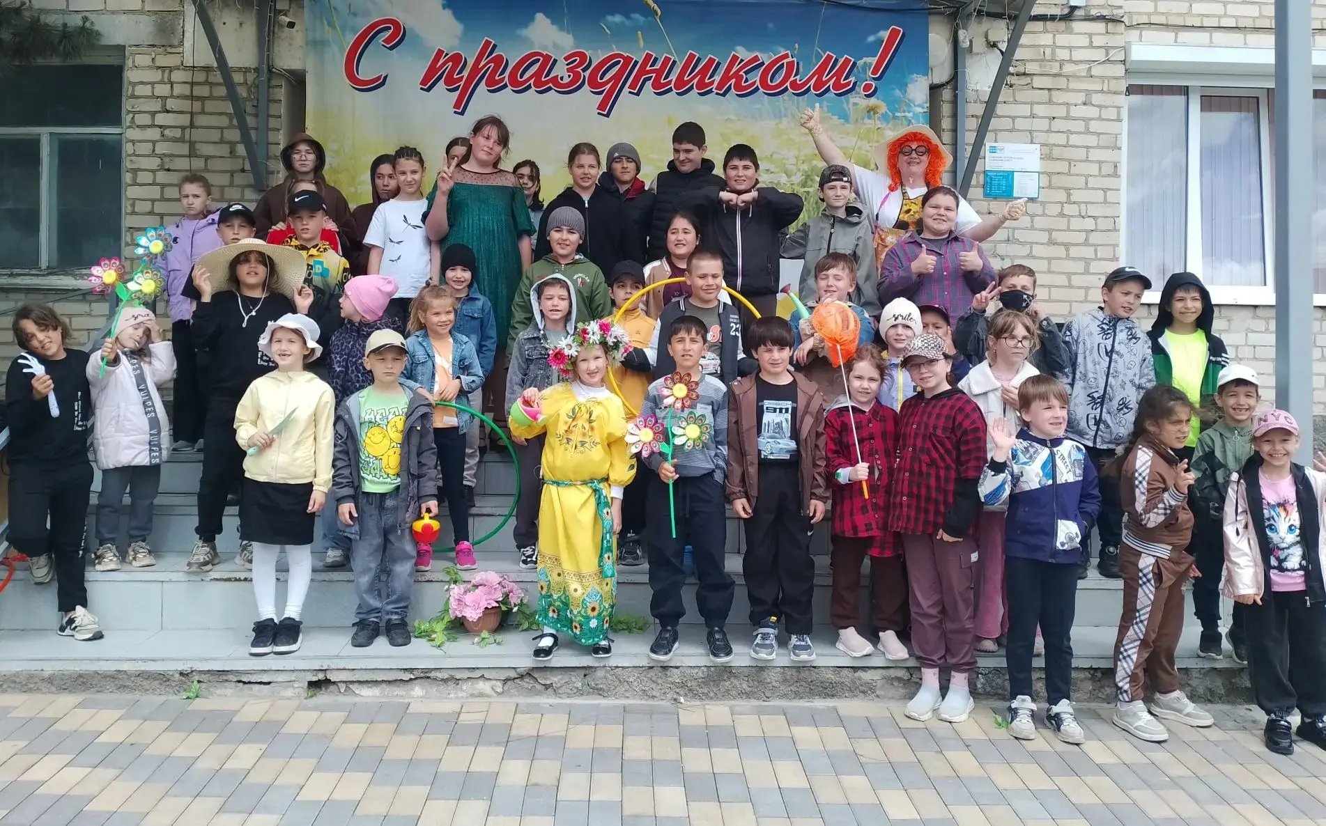 🌻Цветочная поляна детства: как в Крутоярском СДК встретили лето и День защиты детей.

🌞Сегодня на 