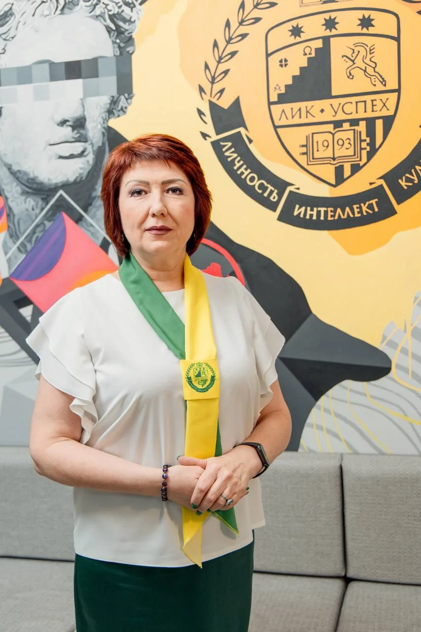 🎂Сегодня мы поздравляем с Днём Рождения Светлану Николаевну и Светлану Юрьевну!🌺🌺🌺 ...