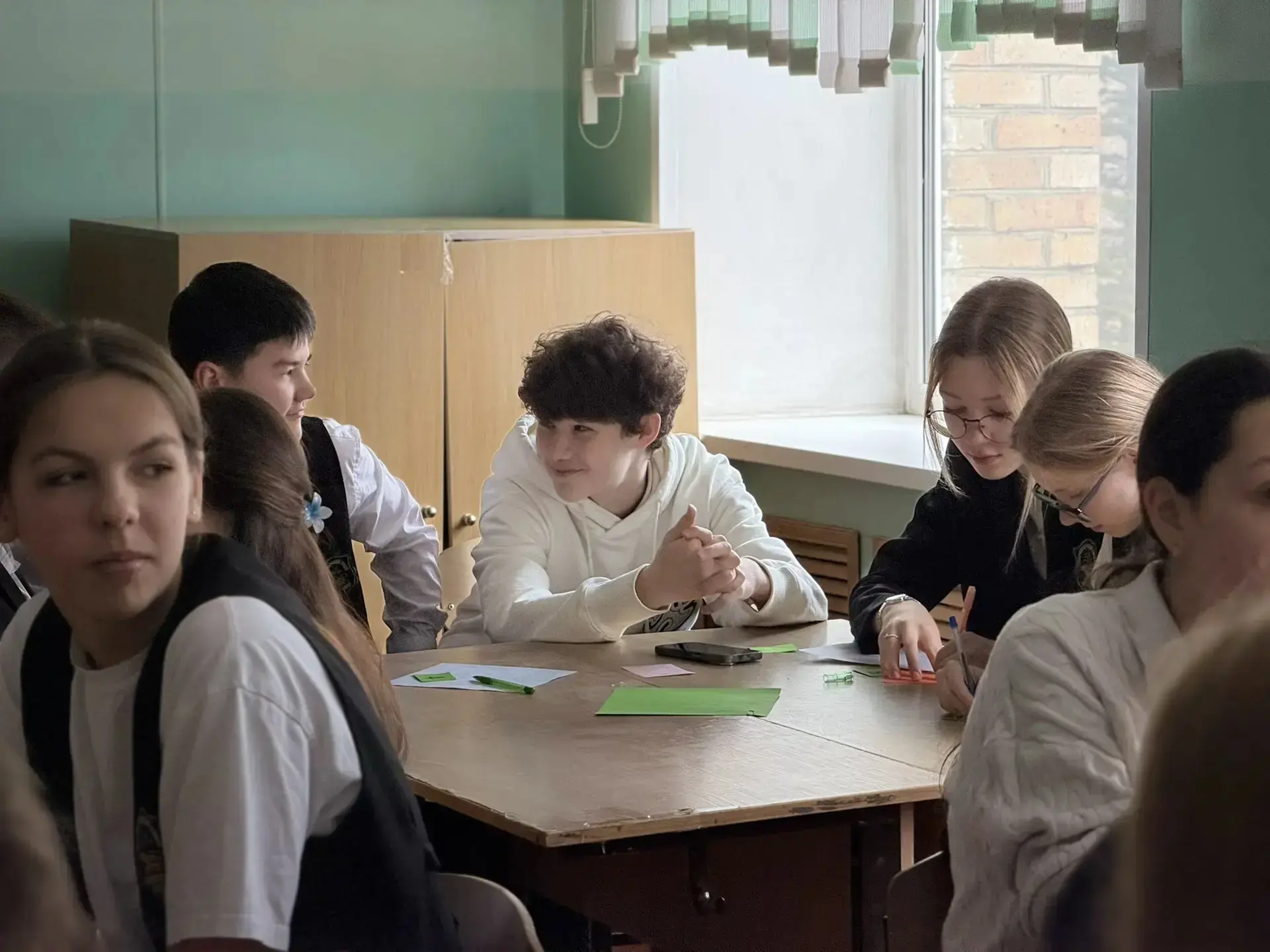 🎓✏️ Сегодня, 11 марта, учащиеся классов 8.1 и 8.2 приняли участие в увлекательном математическом КВИ