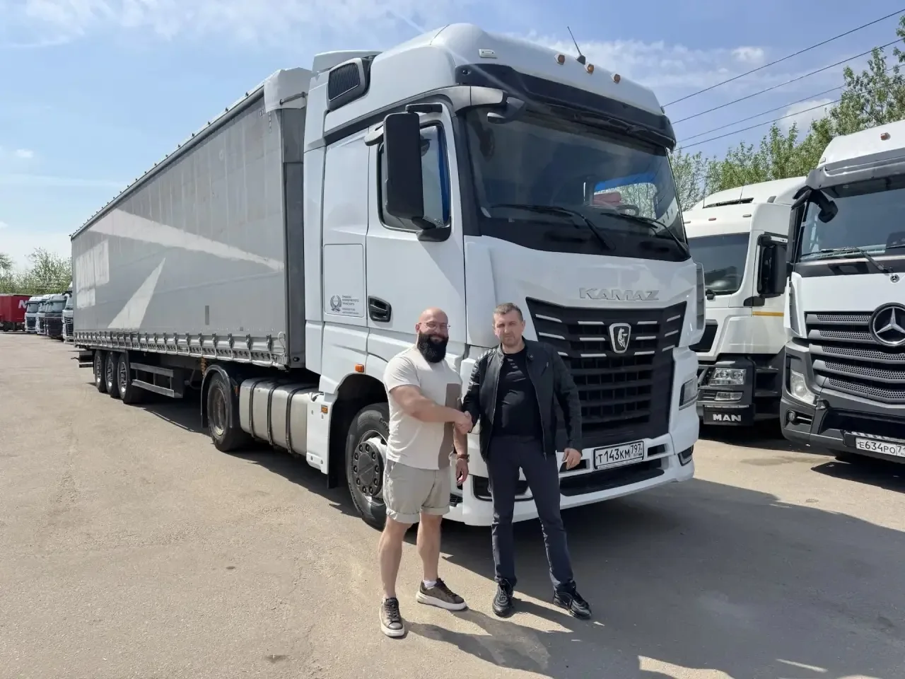 🔥 Отгрузили сцепку: КамАЗ 54901‑94 и Schmitz Cargobull 9084 отправились к новому владе...