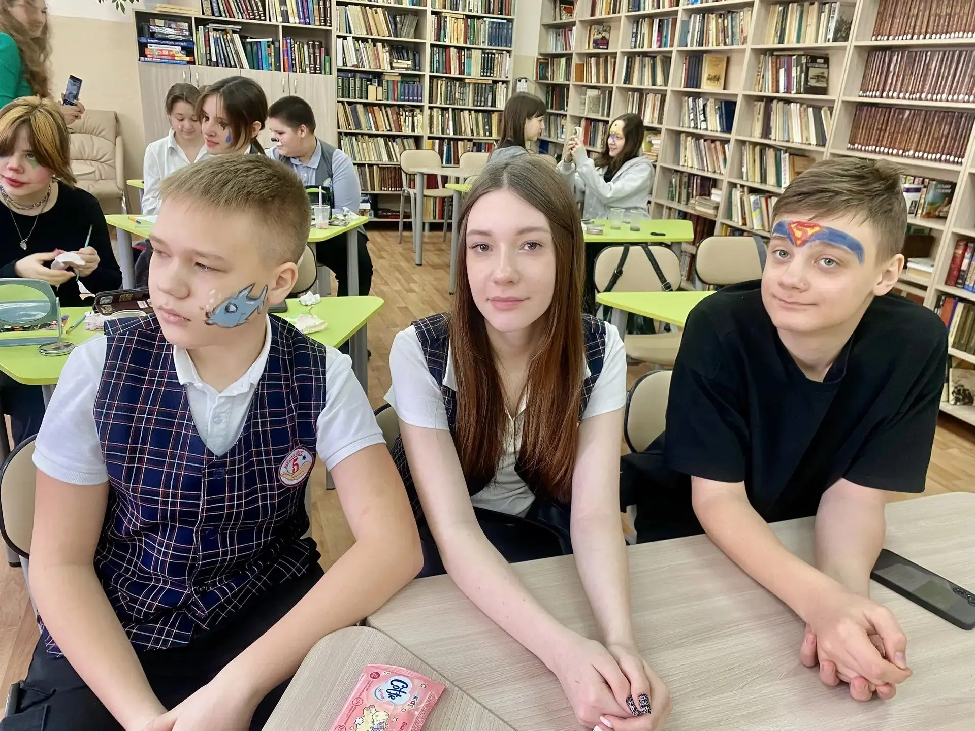 🎭Мастер-класс по театральному гриму посетили участники школьного театра «Талант»! 🎨🖌️В «Театральной 