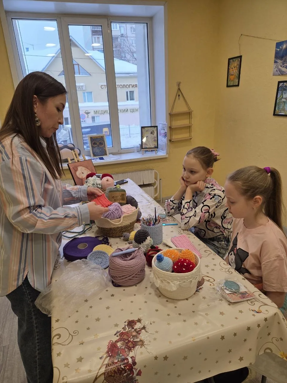 Сегодня состоялась встреча в новой группе вязания в студии «Море Красок», на ул. Маяков...