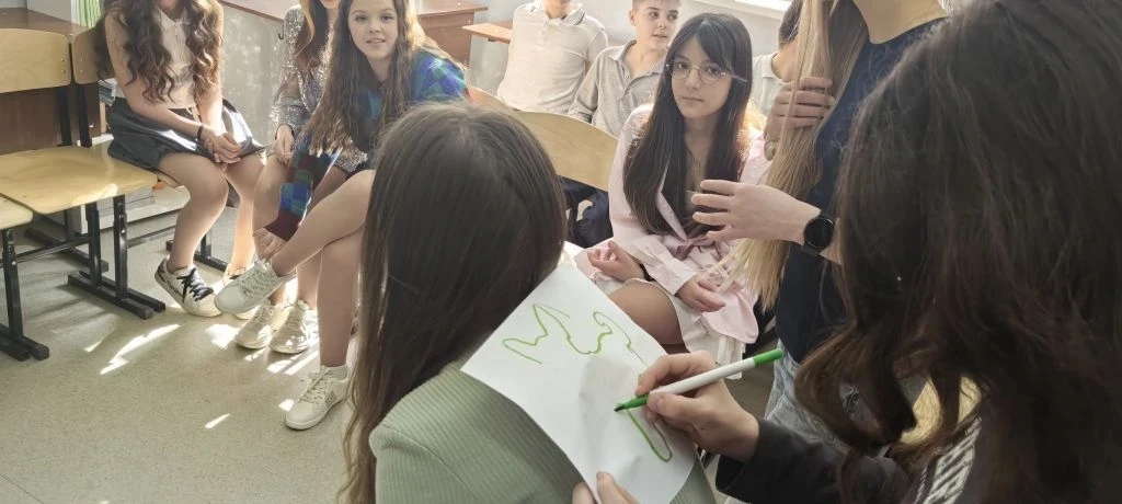 🌸Весенний переполох в 5"Г"🌸  В 5 «Г» классе звенел смех и царила атмосфера радости! Мы чудесно отмет