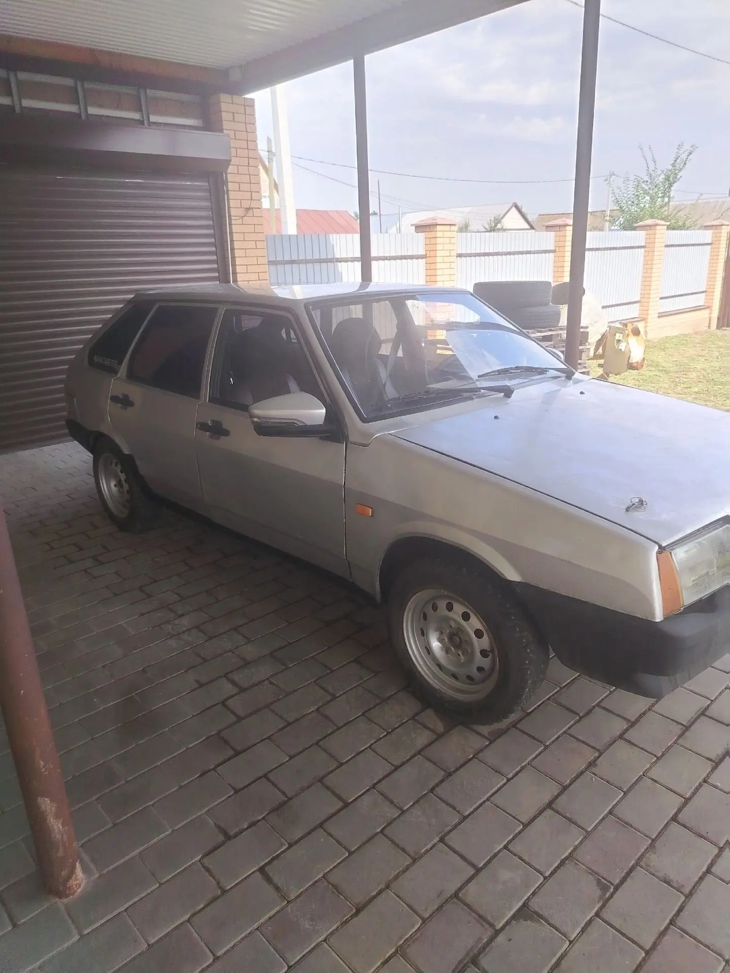 🚗 Продам ВАЗ 2109 (2004 г.в.)
✅ Состояние:
В хорошем состоянии.
Дно, пороги и стаканы — в отличном 