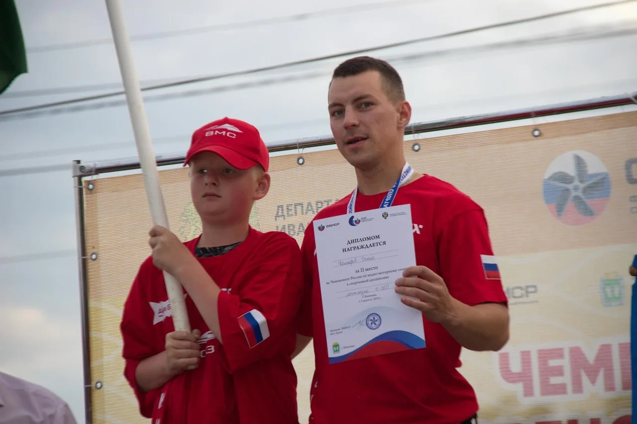 Кинешемец Денис Комаров стал чемпионом России по водно-моторному спорту

Кинешемский гонщик успешно 