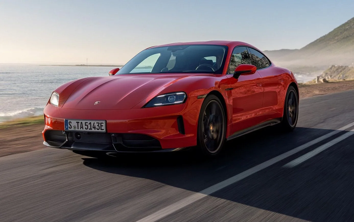 Обновлённый Porsche Taycan с "хитрой" системой E-Shift