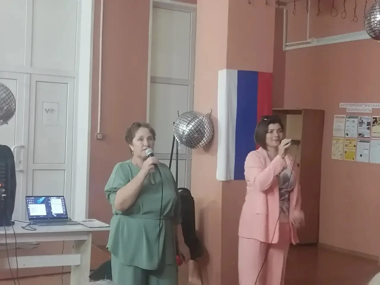 Песни от всей души: как в Васино отметили День России 🇷🇺
12 июня в Васинском СДК прошёл тёплый и д
