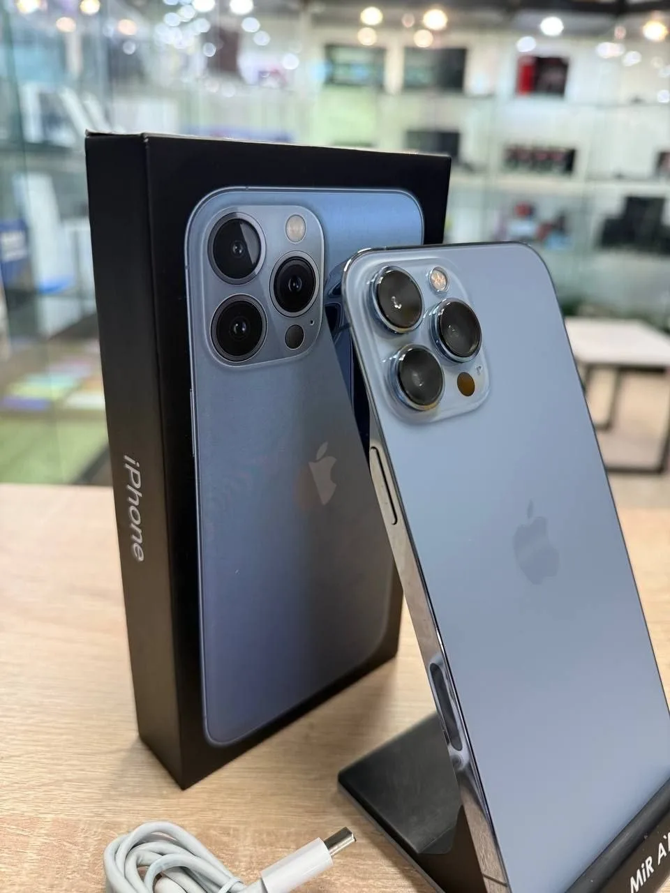 📱iPhone 13 Pro Max 
🔥Состояние 9.5/10 

❗️Не вскрывался!
✔️Память: 128 Гб.
🔋Аккумулятор: 76%
✔️Tr