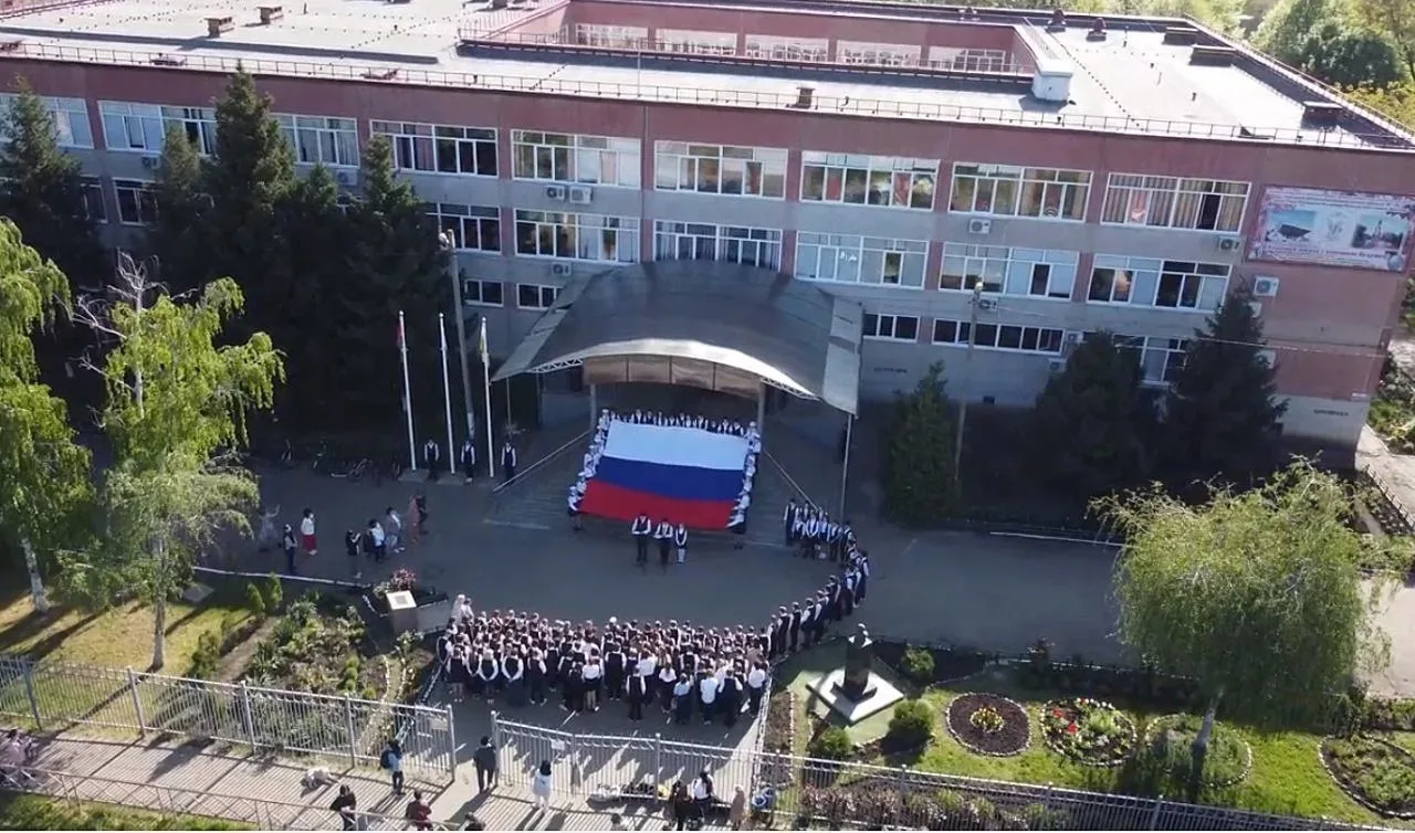 12 июня - День России!

Этот день объединяет всех, кто любит нашу страну, кто гордится её великой ис