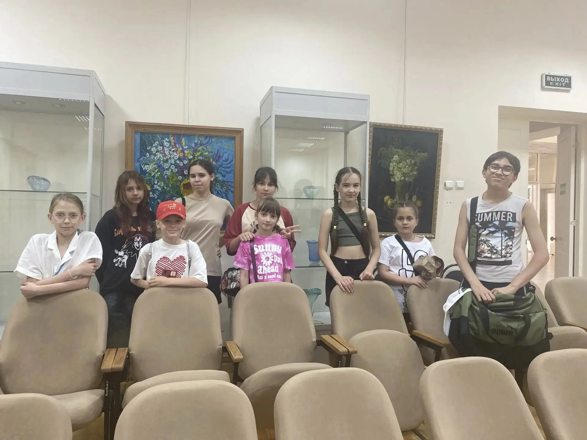 Учащиеся объединения «Палитра» Центра развития творчества детей и юношества Первомайско...