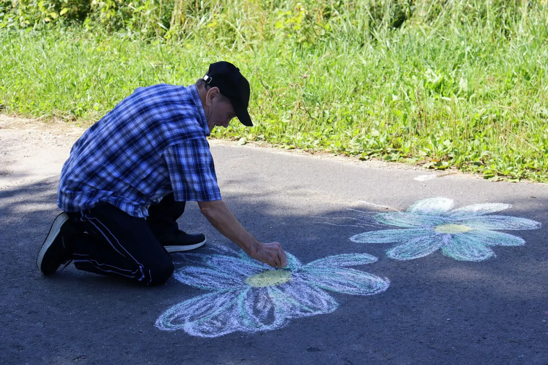 🎨Фестиваль красок под открытым небом

🌞Есть в лете что то удивительно правильное: оно словно напом