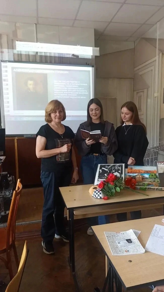 📝4 июня студенты групп 1 курса (В-11 ,Э-11) стали участниками литературно-творческого ...