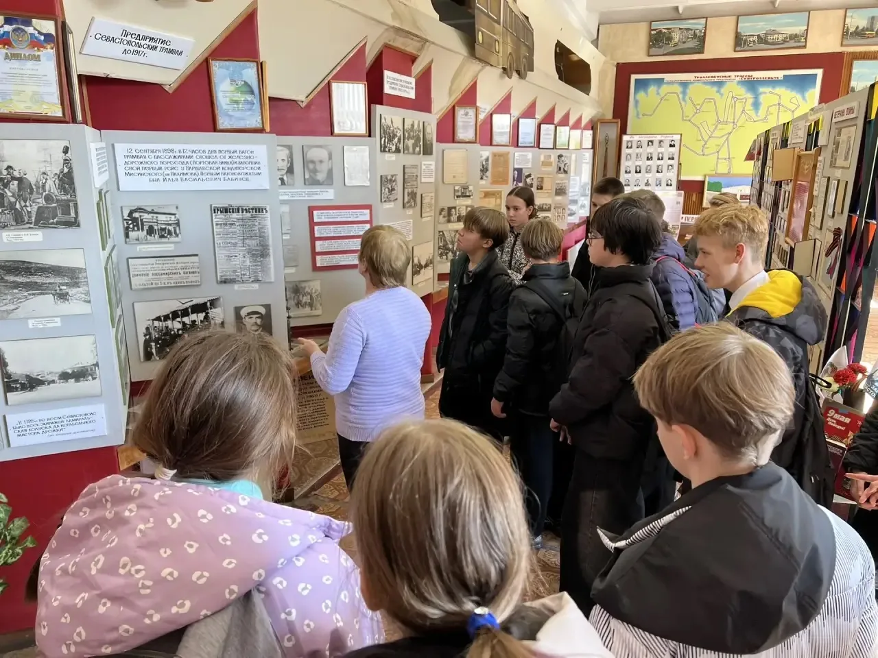 🚎7-А класс (классный руководитель Сычева И.В.) посетил музей троллейбуса в Севэлектротранс имени А.С