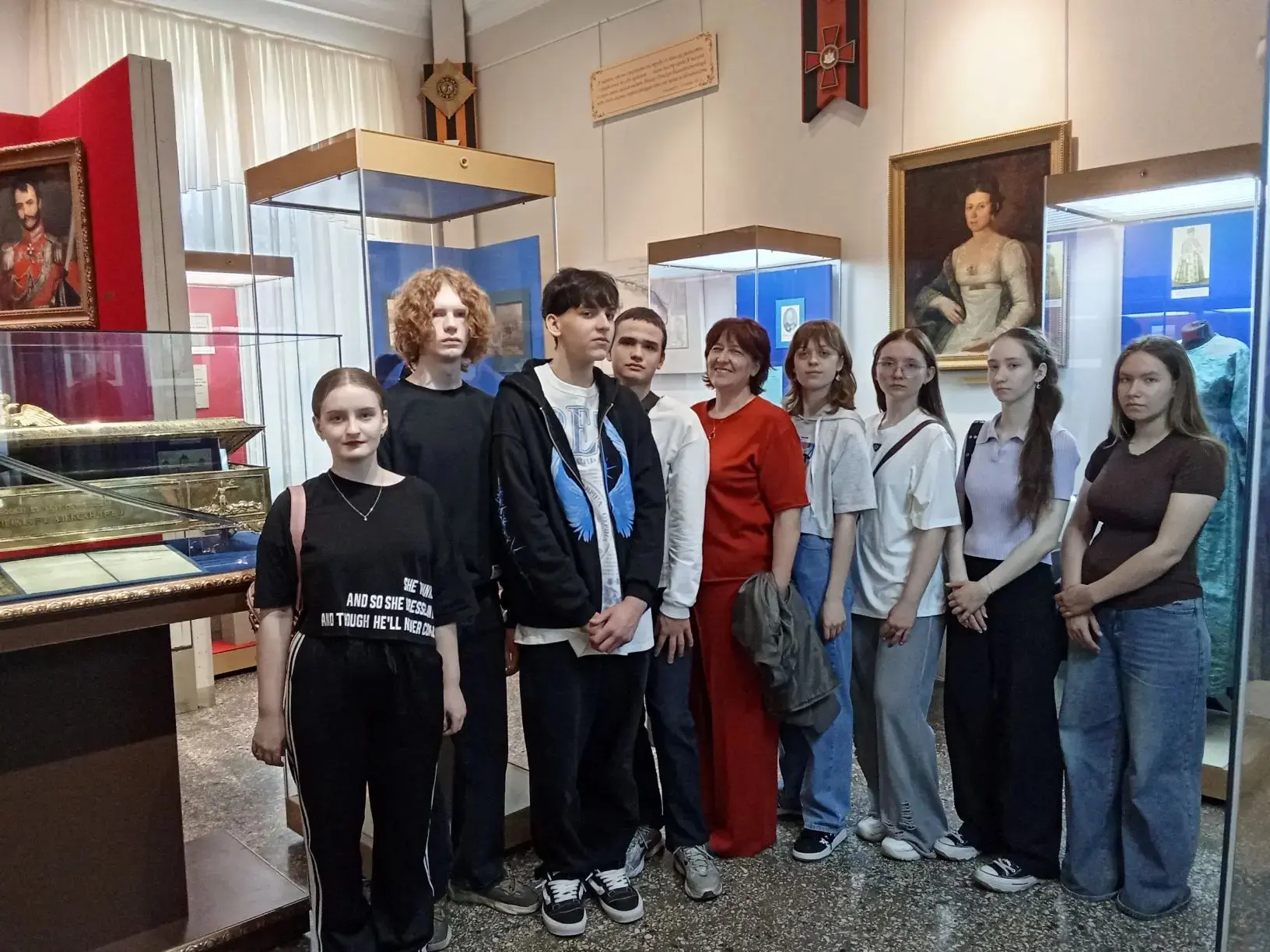 🏛 Экскурсия в Музей Донского казачества 🏛  13 мая 2026 года ученики 10‑а и 11‑а классов побывали на 