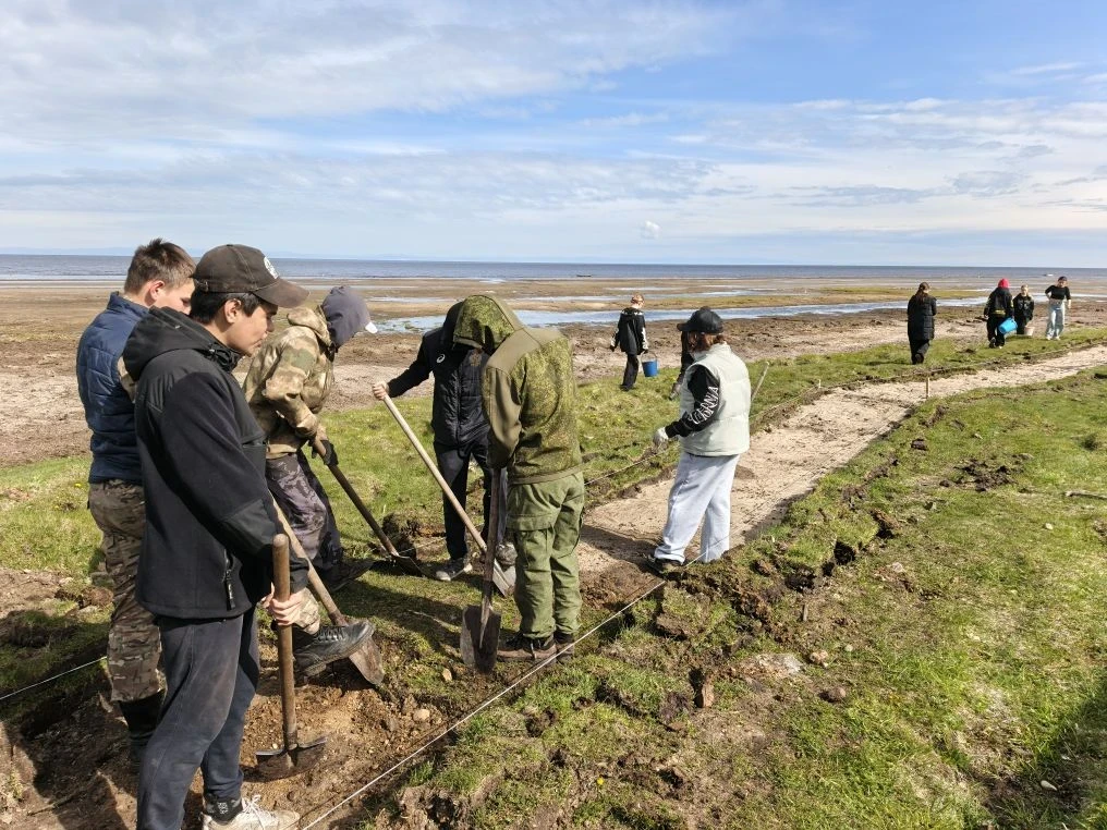 Строительство тропы продолжается!
«Тропа здоровья» - состоит из естественных, природных материалов. 