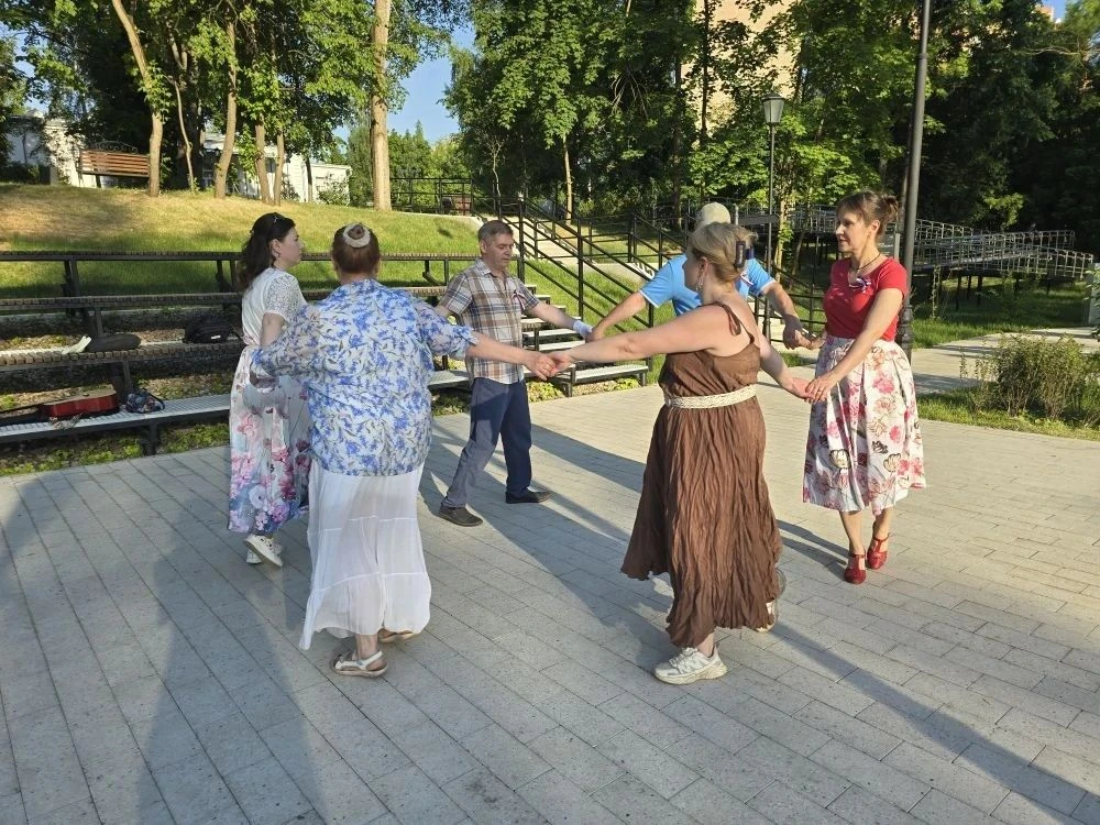 «В ритме танцевальной истории России» – открытый мастер-класс по историческим танцам был дан участни