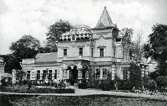 Многие исторические здания нашего города мы видим ежедневно, но когда возникает вопрос ...