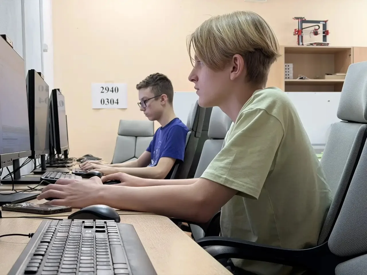 💻 В ГБОУ ИТШ стартовал летний кружок по олимпиадному программированию! 

Сегодня информационные тех