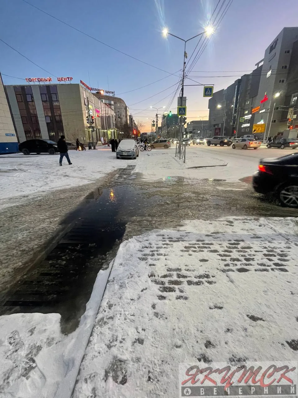 На Октябрьской разлив сточных вод.