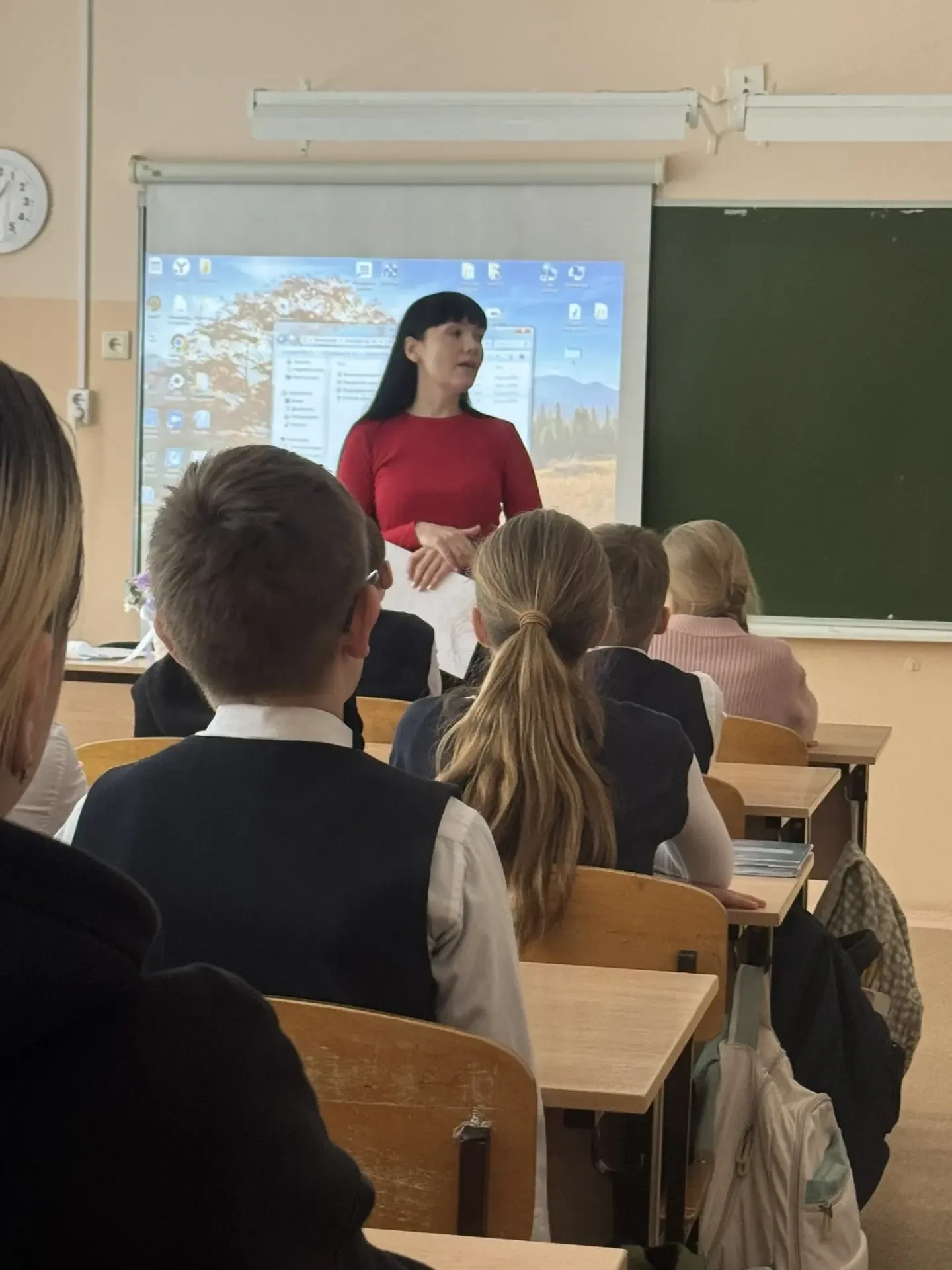 Сегодня в нашем лицее прошло традиционное и очень актуальное занятие из цикла «Разговоры о важном». 