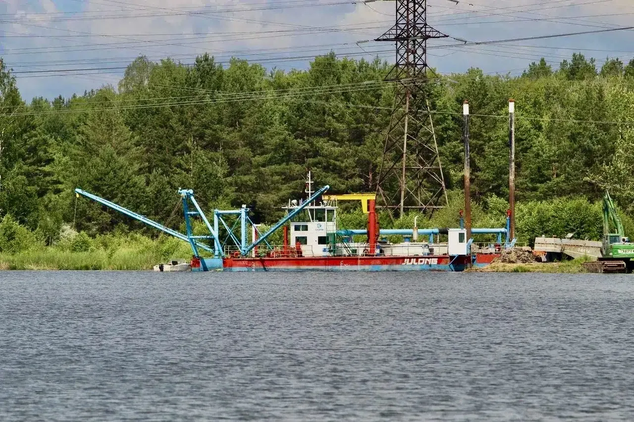 🌊 После нереста — к работе: в Самарской области продолжают расчистку Сызранки и начинают очистку ещ