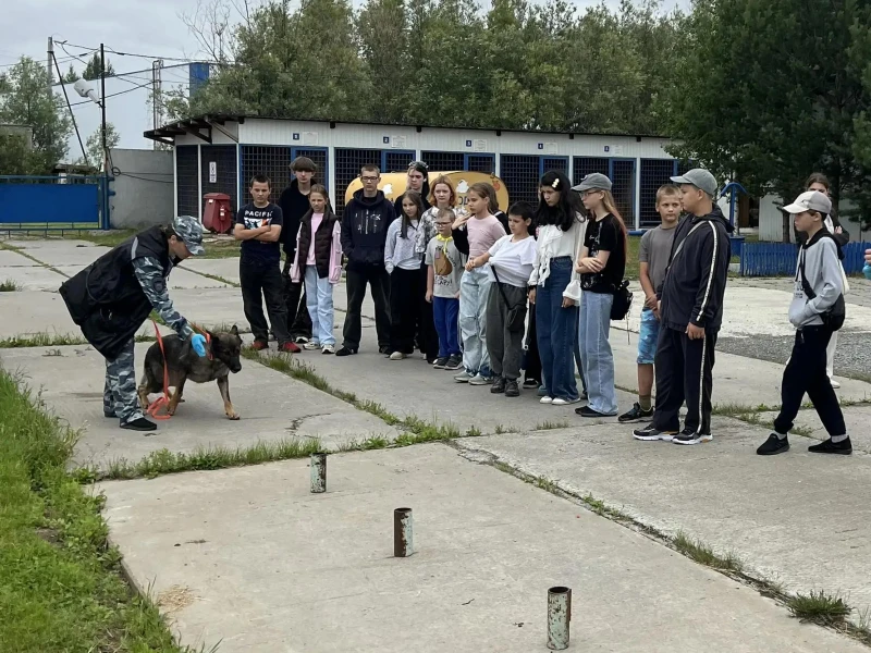 Школьники Нижневартовска побывали в гостях у кинологов 🦮