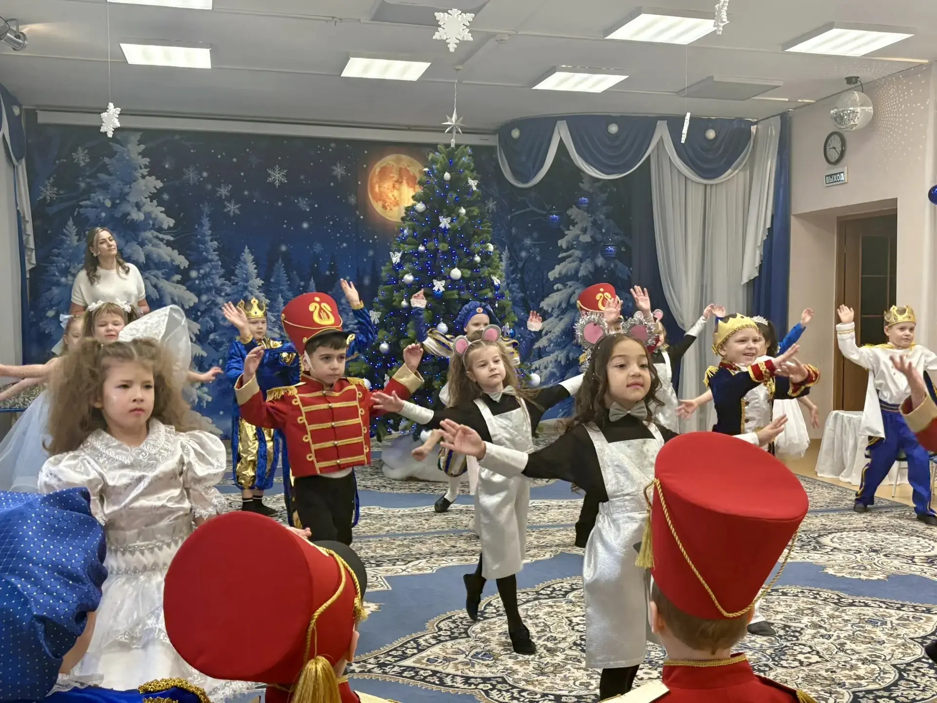 Сказка ожила в нашей группе! ✨
Ребята из «Непосед» отправились в волшебное путешествие по мотивам «Щ