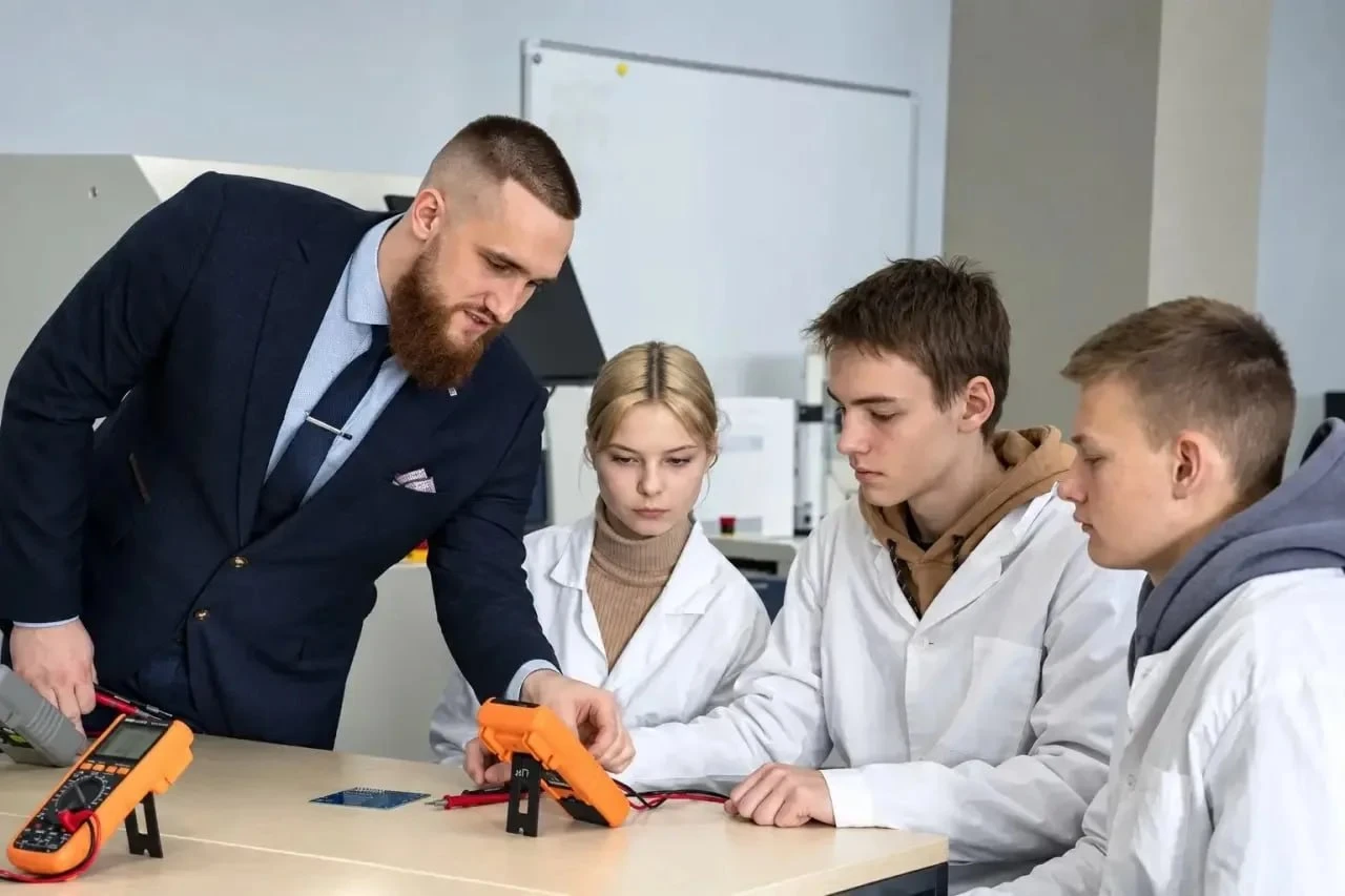 🏆 Лучший преподаватель колледжа России — из Раменского!