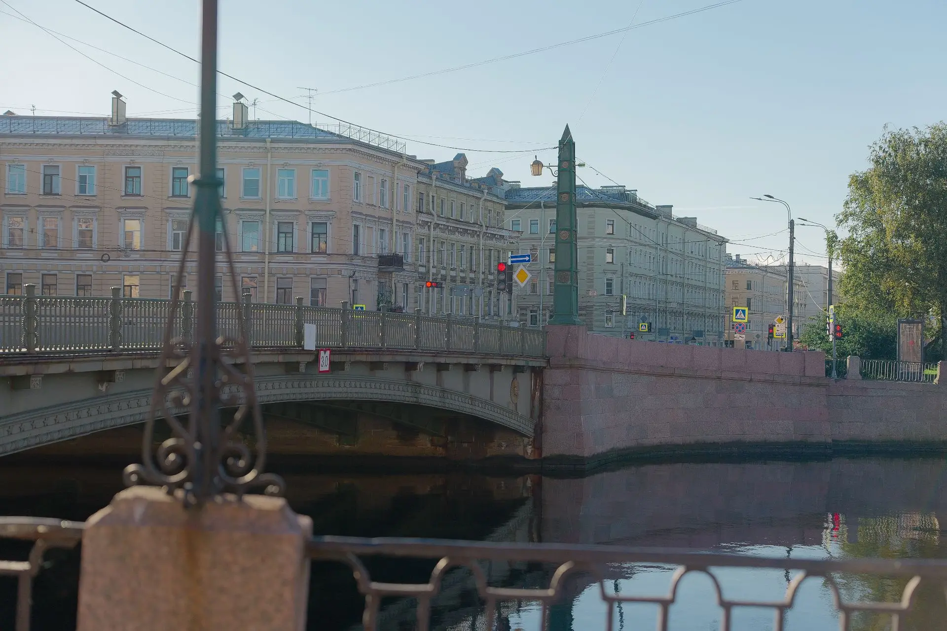 На Египетский мост через Фонтанку после комплексной реставрации вернулись четыре скульп...