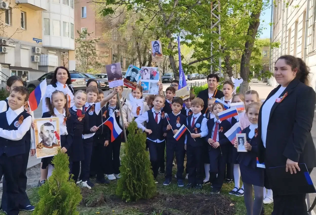 🎖️«Бессмертный полк» - живая связь поколений🎖️  🎖️Ребята 1А класса (классный руководитель Шутенко Н.