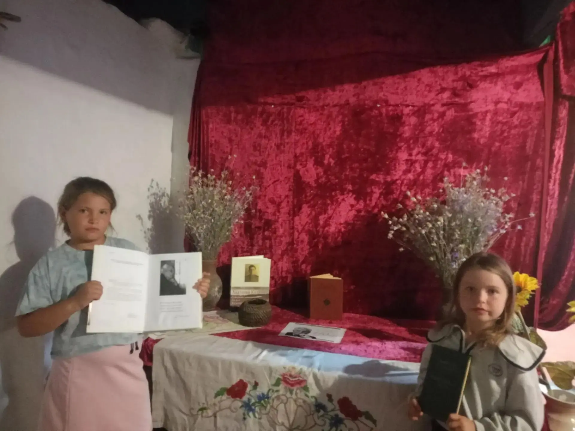 22 августа в Нижнепотаповском сельском клубе заведующая провела беседу за круглым столо...
