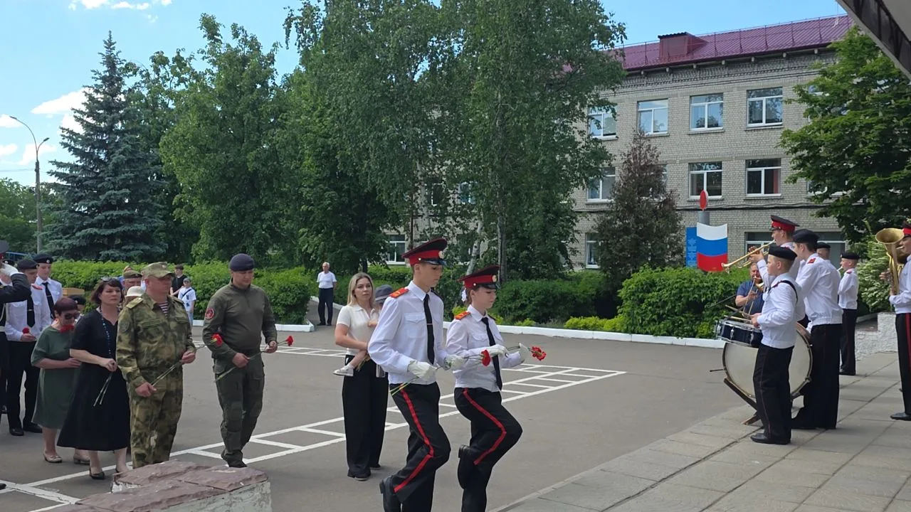 🕊Вечная память героям: как школа увековечила подвиги своих выпускников