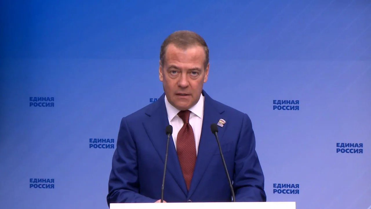 Дмитрий Медведев: Ответ на вызов по безопасности России мы должны успешным, победным за...
