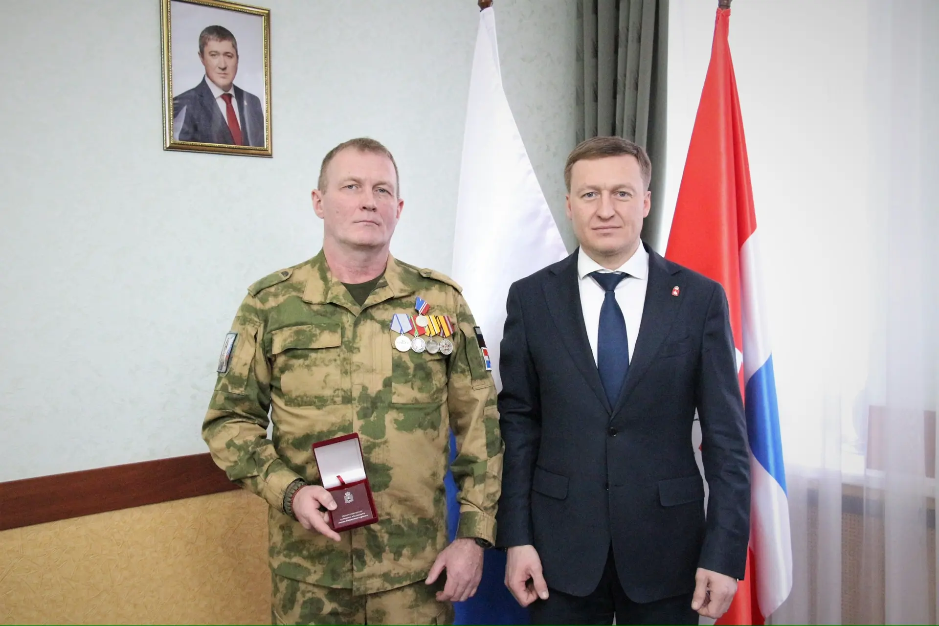 🏅Пермский военнослужащий получил медаль «За заслуги перед Пермским краем»  Владимир Криницин участву