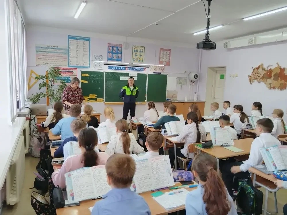 В нашей школе прошли профилактические беседы по безопасности дорожного движения для учащихся 2–4 и 1