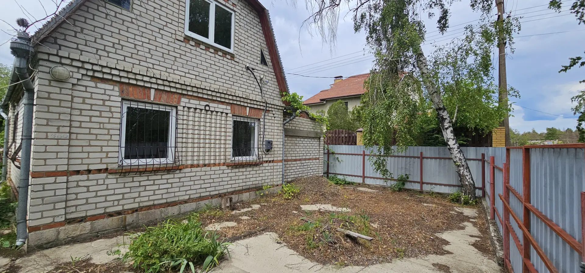 Продажа дачи
3 комнатный кирпичный дом, 75 кв.м, 2 этажа., Луганская Народная Респ. р-н Станично-Луг